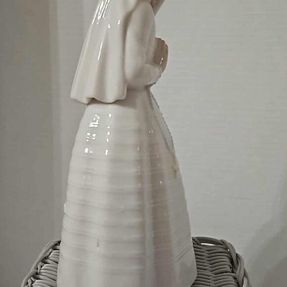 Lladro NAO Porcelain First Communion Girl - Picture 4 of 6